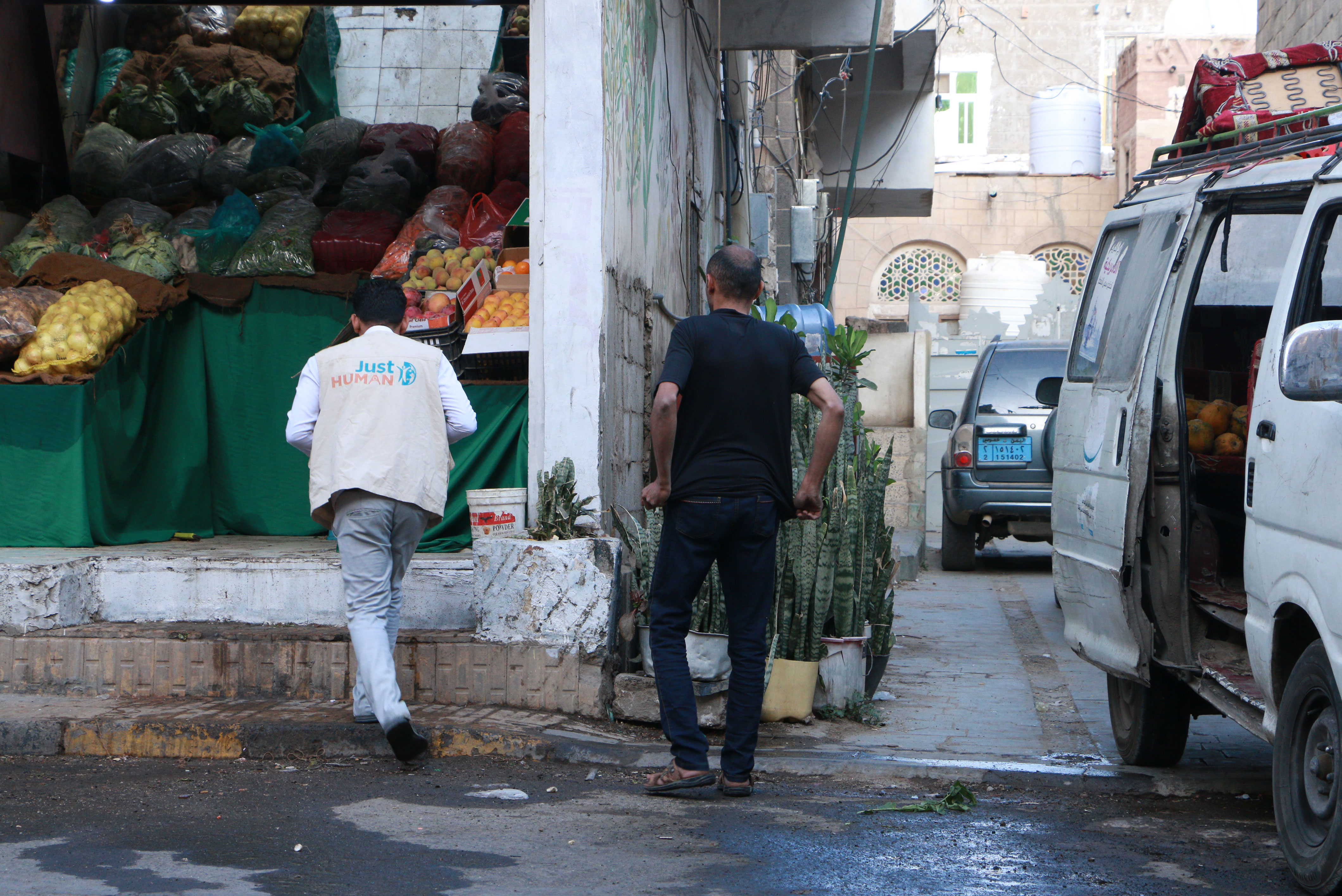 "'حياتنا التي تغيرت مع متجر الخضار'"